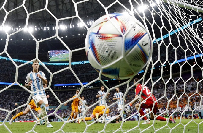 Thắng nghẹt thở trong loạt penalty, Argentina đoạt vé vào Bán kết - Ảnh 20.