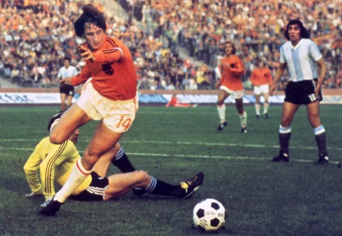 Argentina - Hà Lan, những cuộc đụng độ khó quên tại World Cup - Ảnh 1.