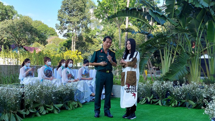 Hoãn cưới chống dịch, 20 y, bác sĩ được tổ chức lễ cưới tập thể - Ảnh 2. Hoãn cưới chống dịch, 20 y, bác sĩ được tổ chức lễ cưới tập thể - Ảnh 2.