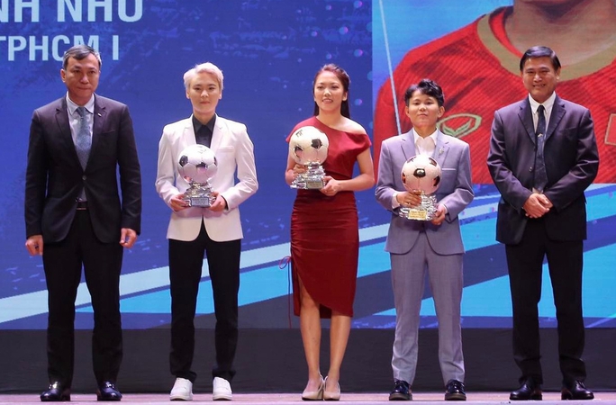 Hoàng Đức, Huỳnh Như và Hồ Văn Ý giành Quả bóng Vàng 2021 - Ảnh 4.