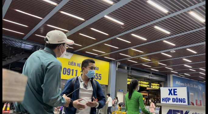 Đón xem kỳ 4 phóng sự: Thế giới taxi riêng ở sân bay Tân Sơn Nhất - Ảnh 3.