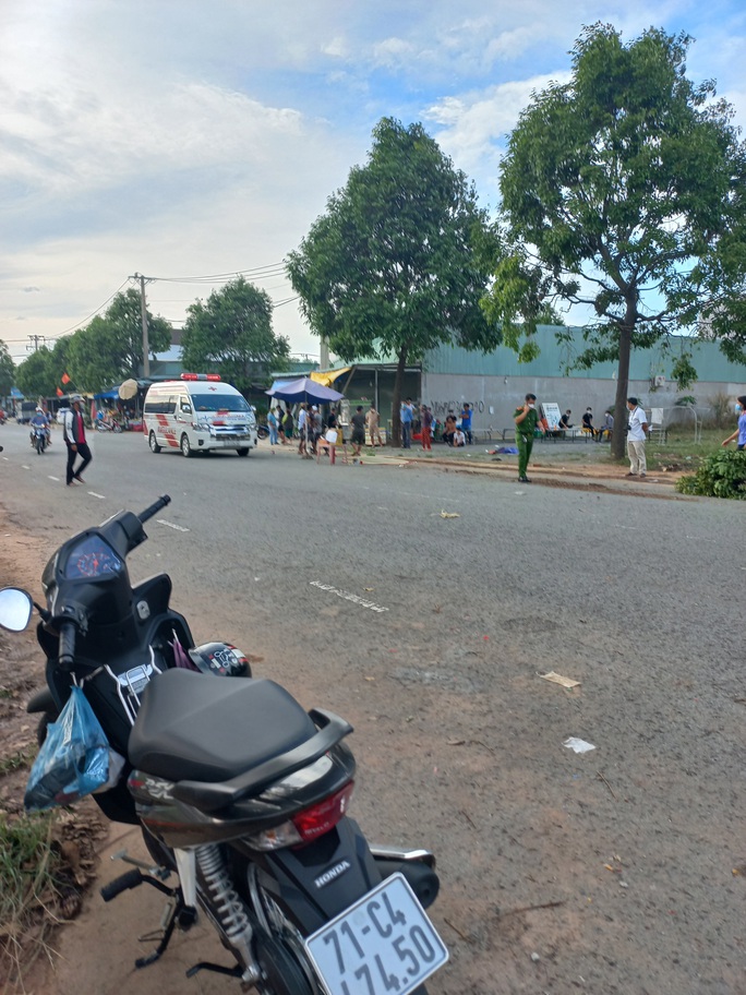 X&oacute;t xa c&ocirc; g&aacute;i đi xe m&aacute;y bị &ocirc;t&ocirc; k&eacute;o l&ecirc;, tử vong tại chỗ - Ảnh 2.