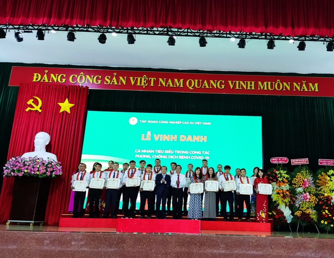 VRG vinh danh lực lượng y tế ngành cao su - Ảnh 1.