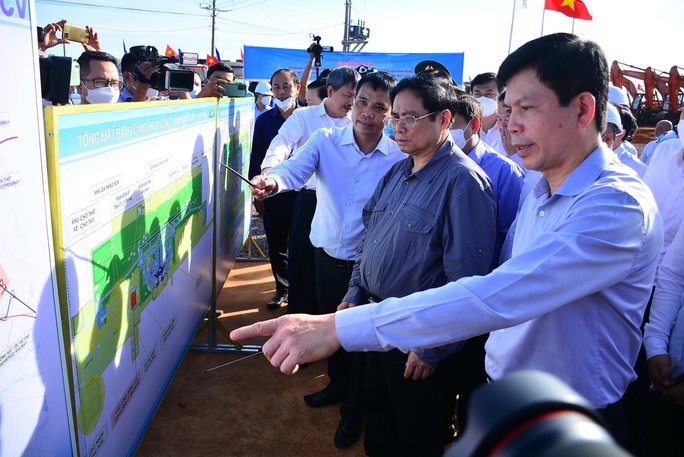 Thủ tướng Phạm Minh Chính thị sát dự án sân bay Long Thành - Ảnh 1.