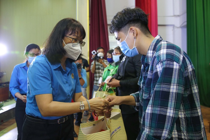 9,5 triệu đoàn viên - lao động được chăm lo Tết - Ảnh 1.