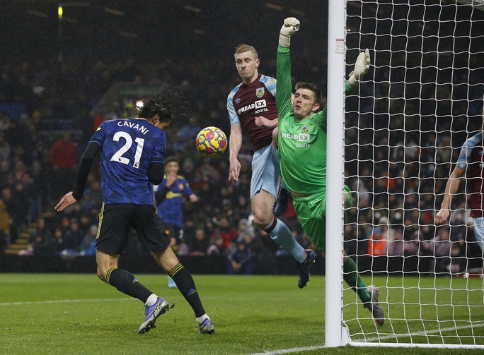 Bị Burnley chia điểm, Man United văng Top 4 Ngoại hạng - Ảnh 4.