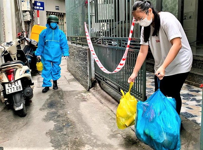Đà Nẵng: Rác thải của F0 được thu gom, xử lý riêng - Ảnh 1.