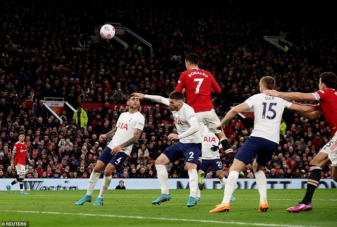 Ronaldo lập hat-trick siêu đỉnh, Man United hạ Tottenham ở Old Trafford - Ảnh 7.