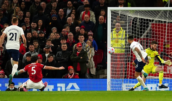 Ronaldo lập hat-trick siêu đỉnh, Man United hạ Tottenham ở Old Trafford - Ảnh 6.