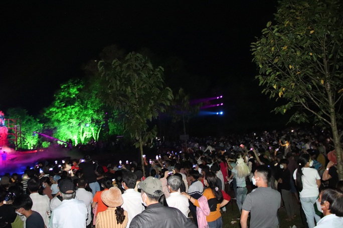 Hàng ngàn người đổ về thưởng thức Đêm Mỹ Sơn huyền thoại - Ảnh 7.