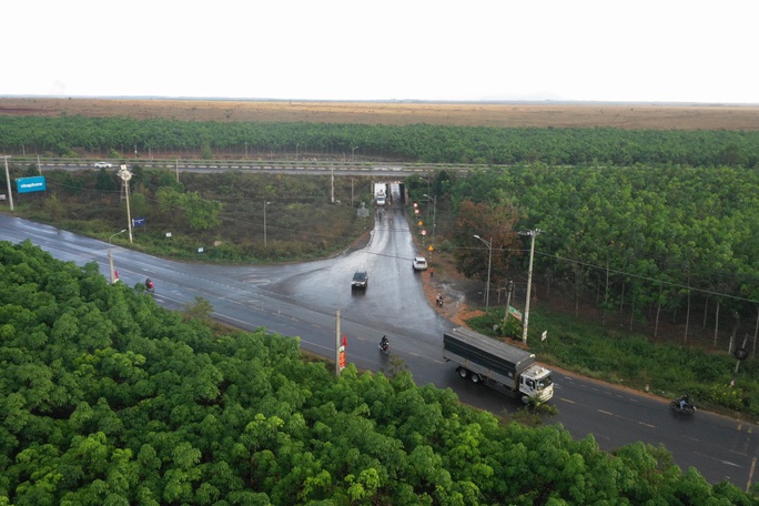 Đồng Nai đóng một tuyến đường để thi công sân bay Long Thành - Ảnh 2.