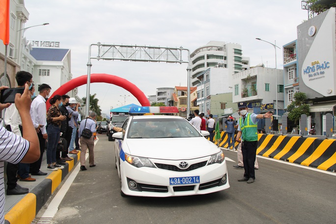 Đà Nẵng: Nút giao thông hơn 723 tỉ đồng chính thức thông xe sau 2 năm thi công - Ảnh 1.