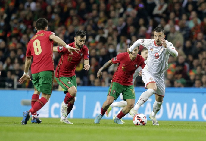 Bruno Fernandes tỏa sáng, Bồ Đào Nha giật vé vàng World Cup - Ảnh 4.