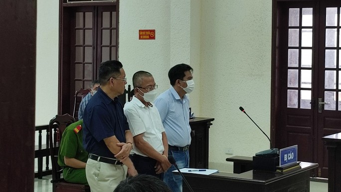 Vụ nói xấu lãnh đạo tỉnh Quảng Trị: Vẫn chưa tuyên án sau 2 ngày xét xử - Ảnh 1.