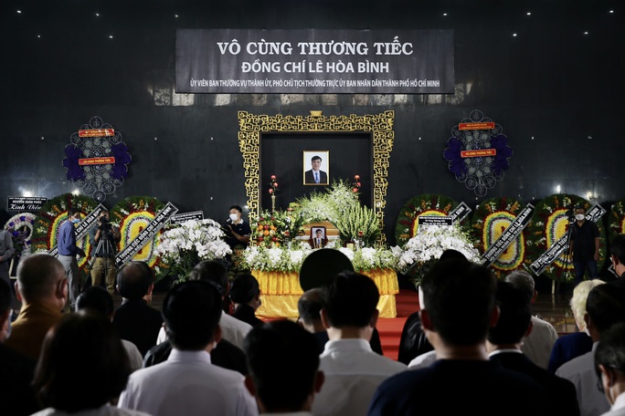 Hình ảnh Chủ tịch nước, lãnh đạo TP HCM viếng ông Lê Hòa Bình - Ảnh 1.