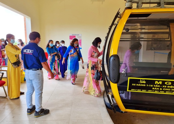 Hội Phụ nữ TP Châu Đốc được miễn phí vé vào Cáp treo Núi Sam dịp 8-3 - Ảnh 9. Hội Phụ nữ TP Châu Đốc được miễn phí vé vào Cáp treo Núi Sam dịp 8-3 - Ảnh 9.
