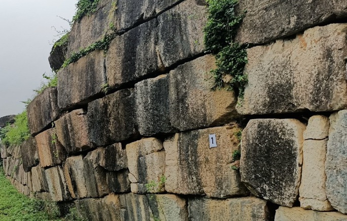 Kỳ bí tòa thành đá hơn 600 năm tuổi ở xứ Thanh - Ảnh 9.