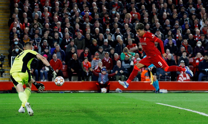 Tiệc bàn thắng mãn nhãn, Liverpool chặn bước  Benfica ở tứ kết - Ảnh 4.