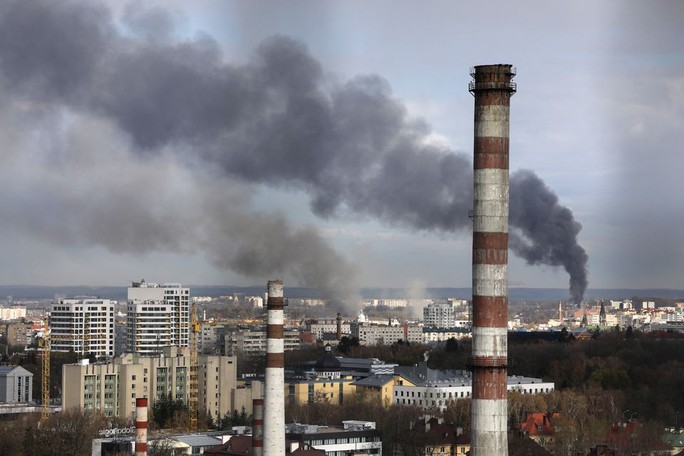 Khủng hoảng Ukraine: Hàng trăm ngàn lao động Nga bị “vạ lây” - Ảnh 2.