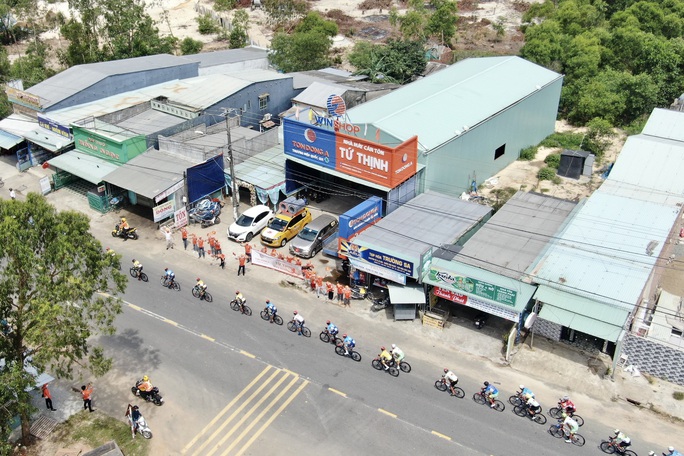 Cúp Truyền hình TP HCM 2022: Thắng chặng lần thứ 4, Nguyễn Tấn Hoài củng cố Áo xanh - Ảnh 1.