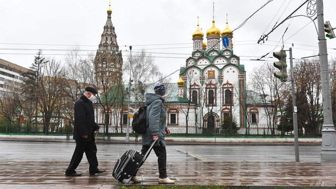 Khủng hoảng Ukraine: Hàng trăm ngàn lao động Nga bị “vạ lây” - Ảnh 1.
