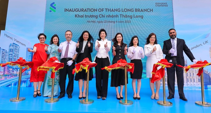 Ngân hàng Standard Chartered Việt Nam khai trương chi nhánh Thăng Long tại Hà Nội - Ảnh 1.