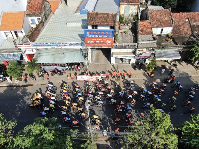 Hà Văn Sơn giúp Quân khu 7 có chiến thắng đầu tiên - Ảnh 1. Hà Văn Sơn giúp Quân khu 7 có chiến thắng đầu tiên - Ảnh 1.