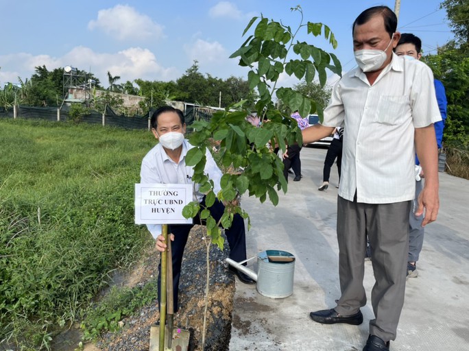TP HCM: Huyện Bình Chánh phát động Tết trồng cây đời đời nhớ ơn Bác Hồ - Ảnh 4.