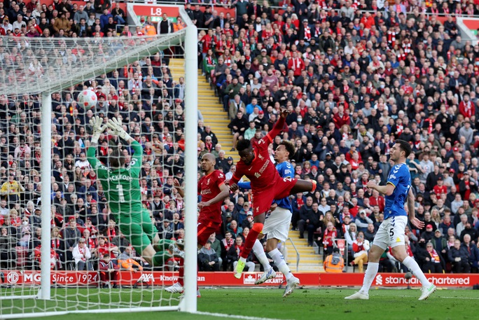 Thay người siêu đỉnh, Liverpool đẩy Everton sát bờ vực rớt hạng - Ảnh 6.