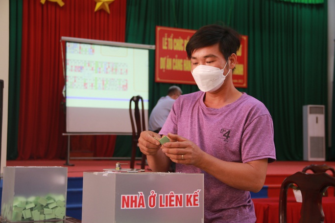 Bốc thăm vị trí đất tái định cư ở Long Thành: Có lô 300m2 - Ảnh 1. Bốc thăm vị trí đất tái định cư ở Long Thành: Có lô 300m2 - Ảnh 1.