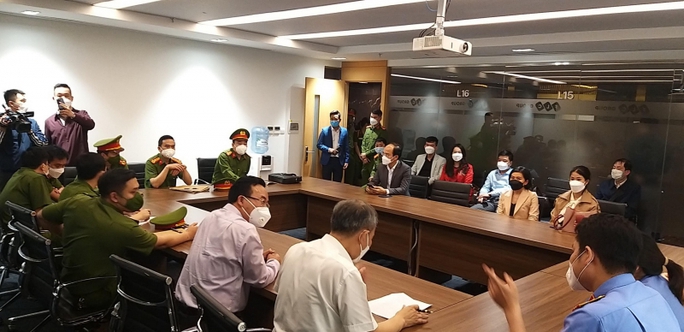Bắt Phó Vụ trưởng Vụ Giám sát thị trường chứng khoán - Ảnh 1. Bắt Phó Vụ trưởng Vụ Giám sát thị trường chứng khoán - Ảnh 1.