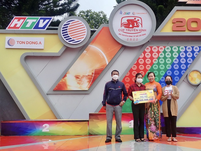 Nguyễn Văn Bình vượt Tấn Hoài gang tấc trong mưa - Ảnh 4. Nguyễn Văn Bình vượt Tấn Hoài gang tấc trong mưa - Ảnh 4.