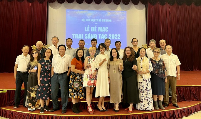 Hội Nhà văn TP HCM bế mạc trại sáng tác tại Phú Yên: Tiếp thêm động lực sáng tạo - Ảnh 1.