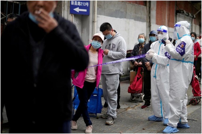 Covid-19: Thượng Hải lần đầu ghi nhận hơn 13.000 ca nhiễm/ngày - Ảnh 1.
