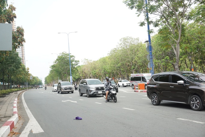 TP HCM: Kẹt xe tại bến xe, tuyến đường cửa ngõ ngày đầu nghỉ Lễ Giỗ Tổ Hùng Vương - Ảnh 1.