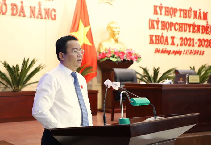 Bãi nhiệm Phó Chủ tịch HĐND TP Đà Nẵng Lê Minh Trung - Ảnh 2. Bãi nhiệm Phó Chủ tịch HĐND TP Đà Nẵng Lê Minh Trung - Ảnh 2.