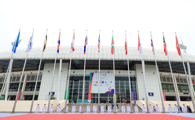Quốc kỳ 11 quốc gia tung bay tại SEA Games 31 - Ảnh 2.