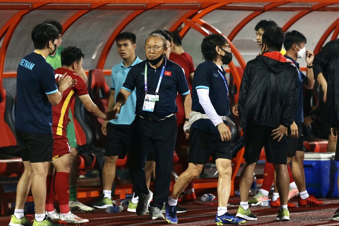 HLV Park Hang-seo chưa hài lòng sau trận U23 Việt Nam thắng Myanmar - Ảnh 2.