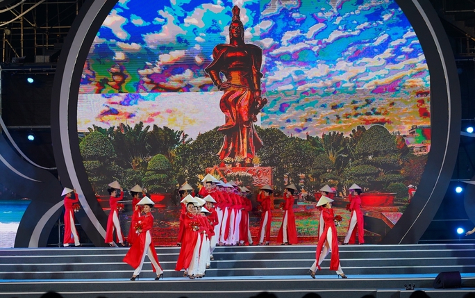 Hoành tráng đêm hội “Hải Phòng - Điểm đến thành công” - Ảnh 7.