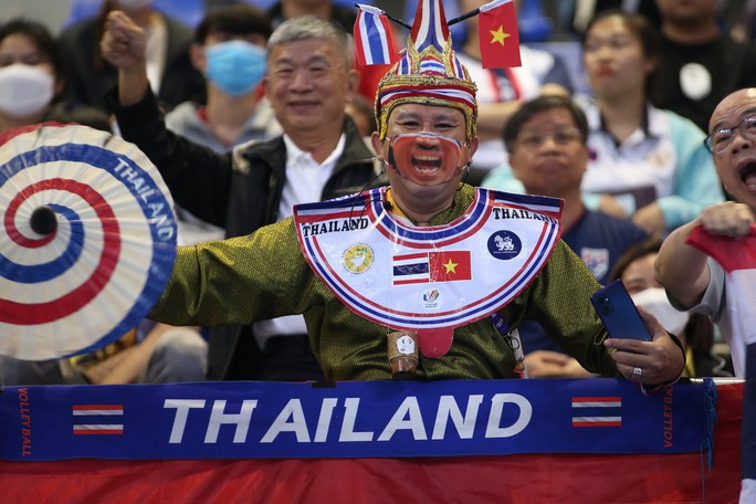 Phóng sự ảnh bóng chuyền nữ Việt Nam thua đáng tiếc Thái Lan - Ảnh 5.