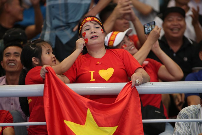 Phóng sự ảnh bóng chuyền nữ Việt Nam thua đáng tiếc Thái Lan - Ảnh 1.