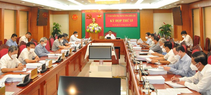 Đề nghị Bộ Chính trị xem xét kỷ luật Bộ trưởng Nguyễn Thanh Long và Chủ tịch Hà Nội Chu Ngọc Anh - Ảnh 1.