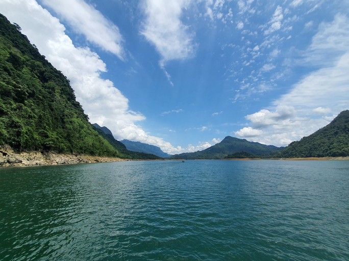 “Lạc trôi” trên dòng sông Gâm, nghe hát Then giữa đất trời Hà Giang, Tuyên Quang - Ảnh 7.