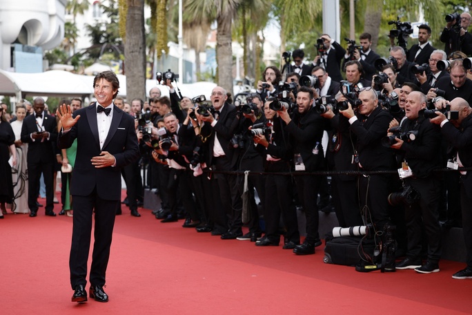 Tom Cruise phong độ tuổi 59, khuấy động Cannes 2022 - Ảnh 4.