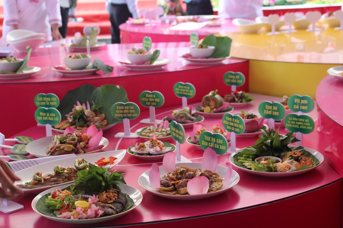 Kỷ lục Việt Nam với 200 món ăn được chế biến từ sen ở Đồng Tháp - Ảnh 14.