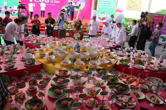 Kỷ lục Việt Nam với 200 món ăn được chế biến từ sen ở Đồng Tháp - Ảnh 4.