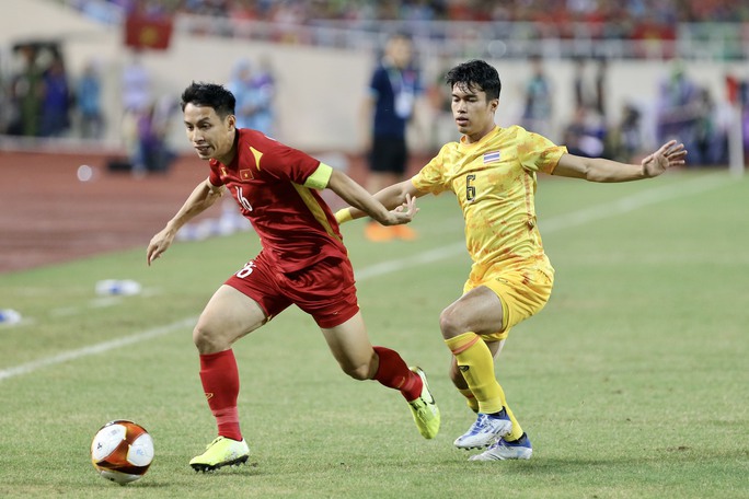 Thắng U23 Thái Lan 1-0, U23 Việt Nam bảo vệ ngôi vô địch bóng đá nam - Ảnh 1.