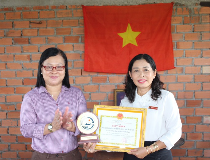 Agribank Tiền Giang trao tặng 5 căn nhà Đại đoàn kết - Ảnh 5.