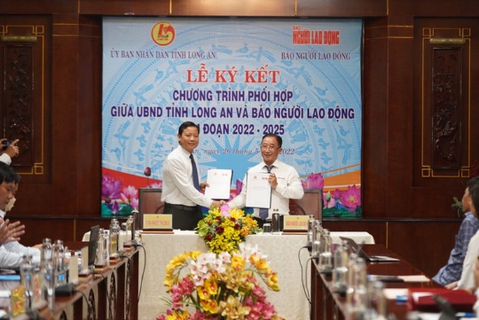 Báo Người Lao Động ký kết phối hợp với UBND tỉnh Long An giai đoạn 2022-2025 - Ảnh 7.