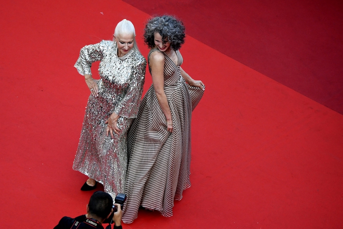 2022-05-27T170845Z_84734298_UP1EI5R1BMJ10_RTRMADP_3_FILMFESTIVAL-CANNES-MOTHER-AND-SON (1)